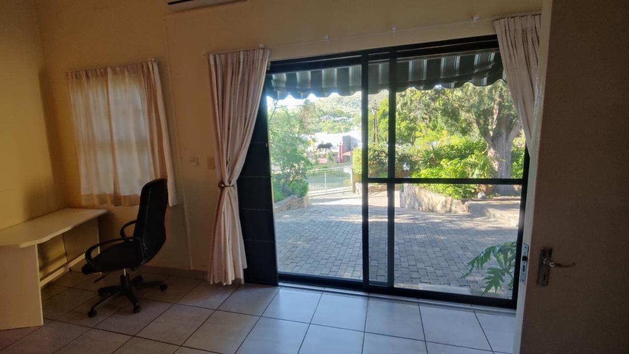 Maison Ambre Guesthouse Windhoek Exterior photo